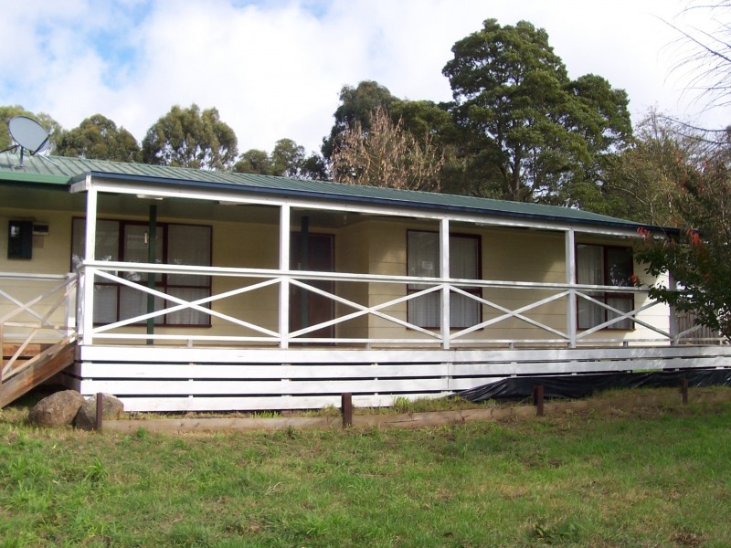 7 MAIN STREET, Gordon VIC 3345