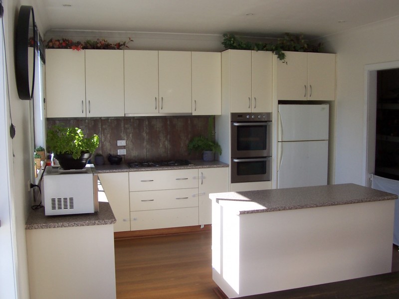 17 Main Street, Gordon VIC 3345