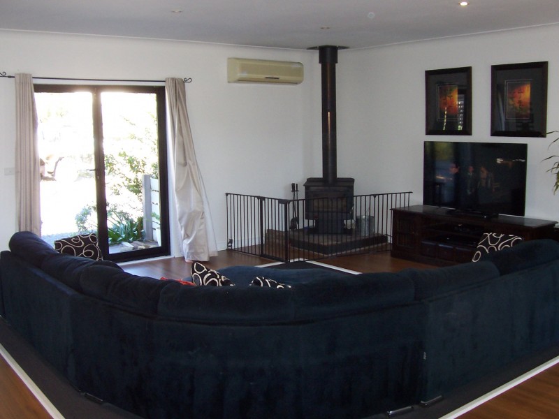 17 Main Street, Gordon VIC 3345