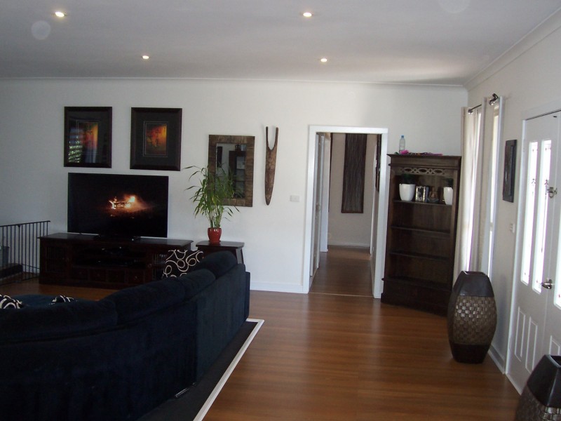 17 Main Street, Gordon VIC 3345