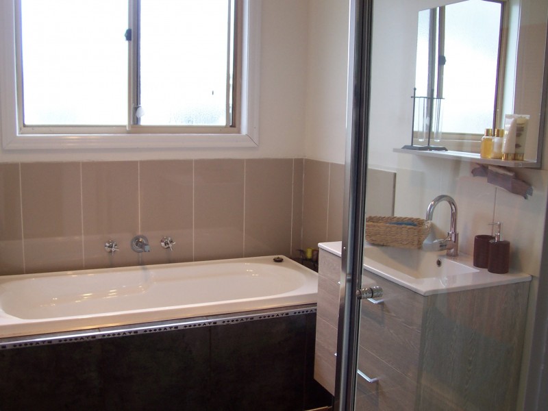 17 Main Street, Gordon VIC 3345