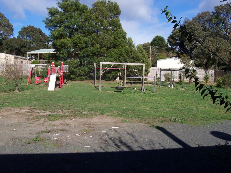 17 Main Street, Gordon VIC 3345