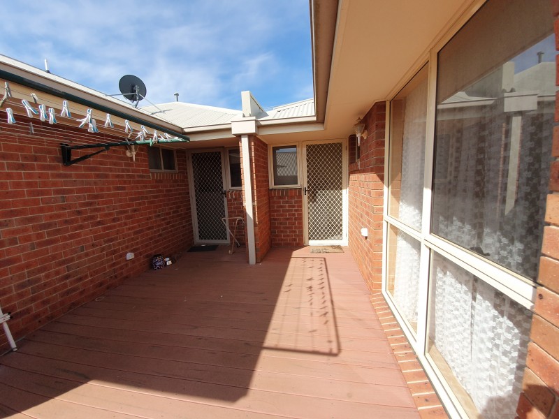 1/38 Roch Court, Ballan VIC 3342