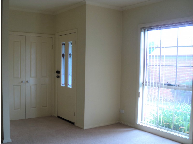 4/61 Simpson Street, Ballan VIC 3342