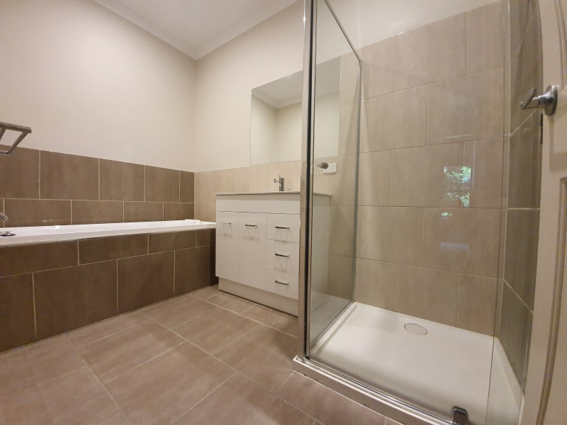 2/55 Simpson Street, Ballan VIC 3342