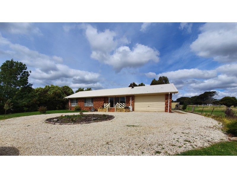 15 Old Geelong Road, Ballan VIC 3342