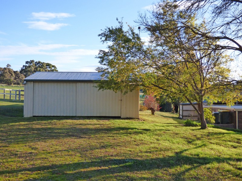 14 Whitfields Lane, Beaufort VIC 3373