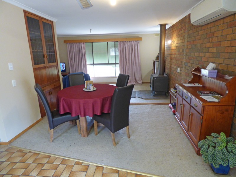 14 Whitfields Lane, Beaufort VIC 3373