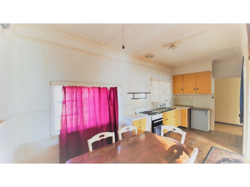 43 EDOLS STREET, Ballan VIC 3342