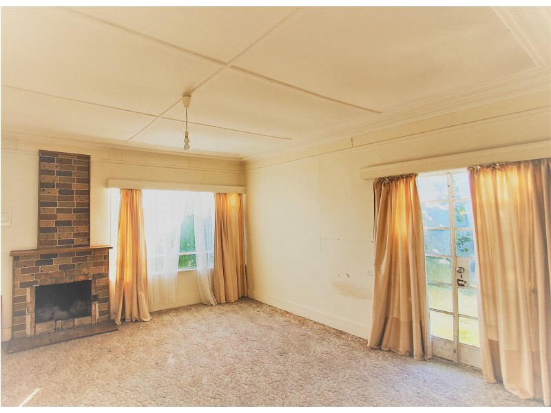 43 EDOLS STREET, Ballan VIC 3342