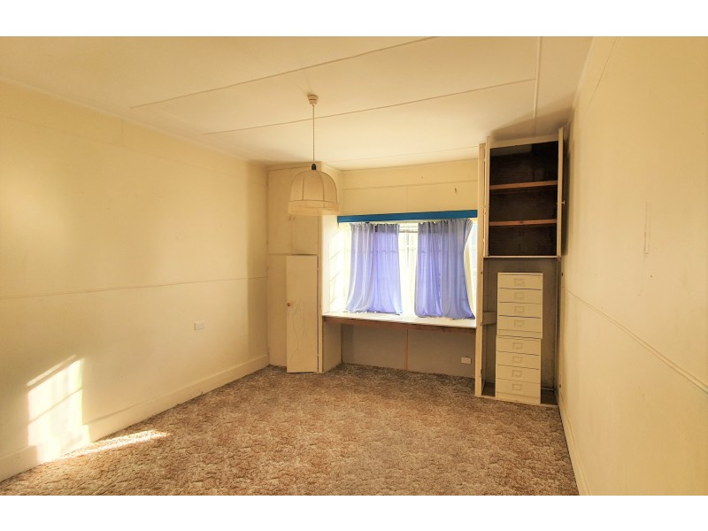 43 EDOLS STREET, Ballan VIC 3342