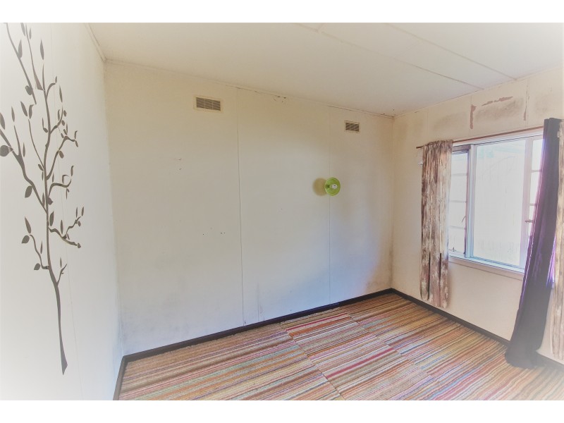 43 EDOLS STREET, Ballan VIC 3342