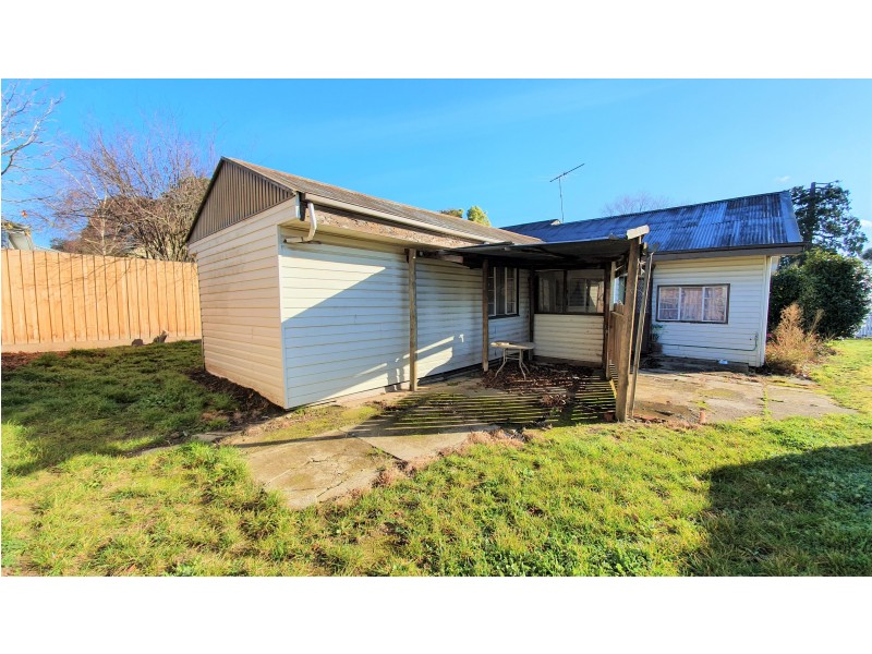 43 EDOLS STREET, Ballan VIC 3342