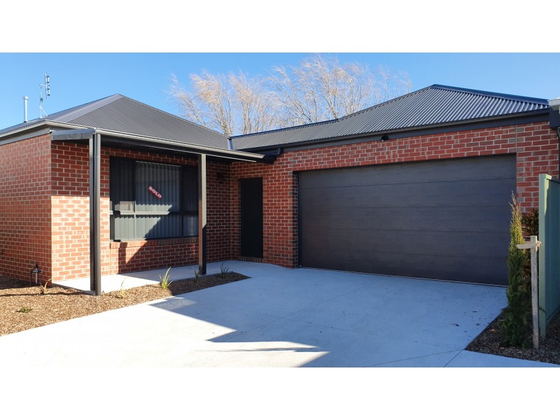 4/403 Old Melbourne Road, Ballan VIC 3342
