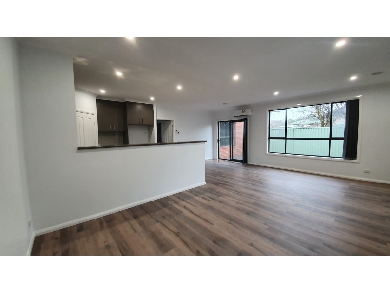 4/403 Old Melbourne Road, Ballan VIC 3342