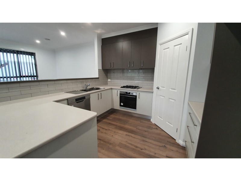 4/403 Old Melbourne Road, Ballan VIC 3342