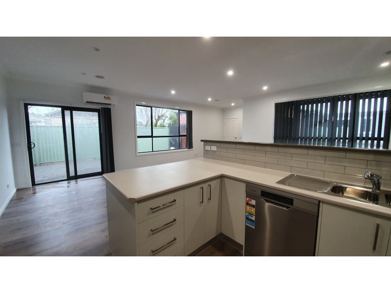 4/403 Old Melbourne Road, Ballan VIC 3342