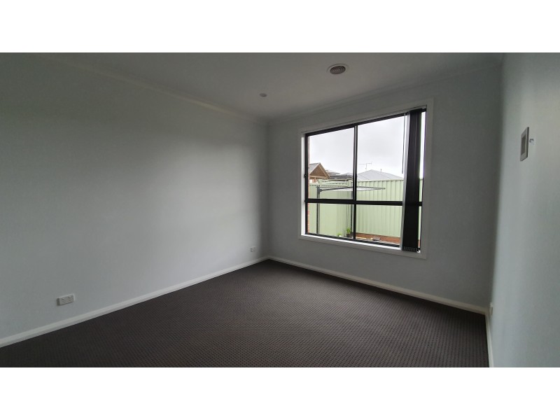 4/403 Old Melbourne Road, Ballan VIC 3342