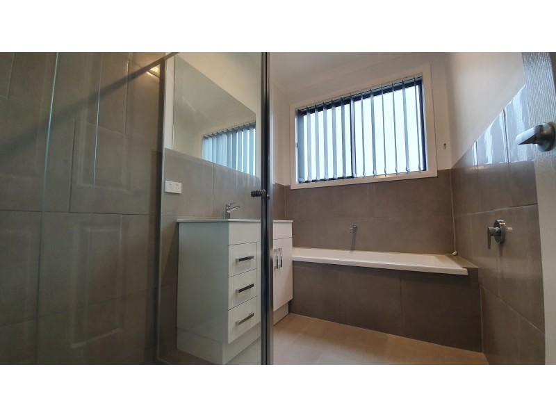 4/403 Old Melbourne Road, Ballan VIC 3342