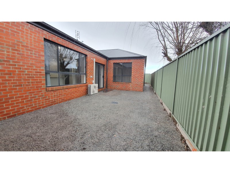 4/403 Old Melbourne Road, Ballan VIC 3342