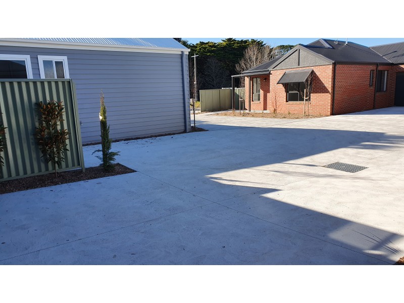 4/403 Old Melbourne Road, Ballan VIC 3342