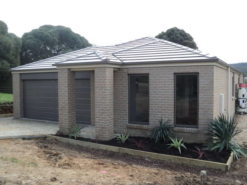 24 Urquhart Street, Gordon VIC 3345