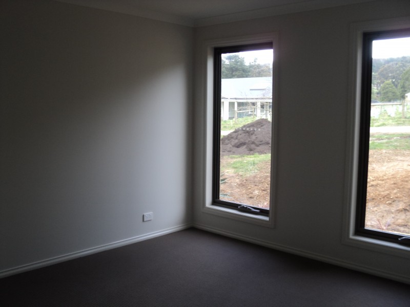 24 Urquhart Street, Gordon VIC 3345