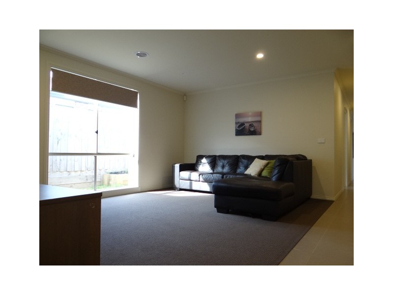 63 Wingara Drive, Rosebud West VIC 3940