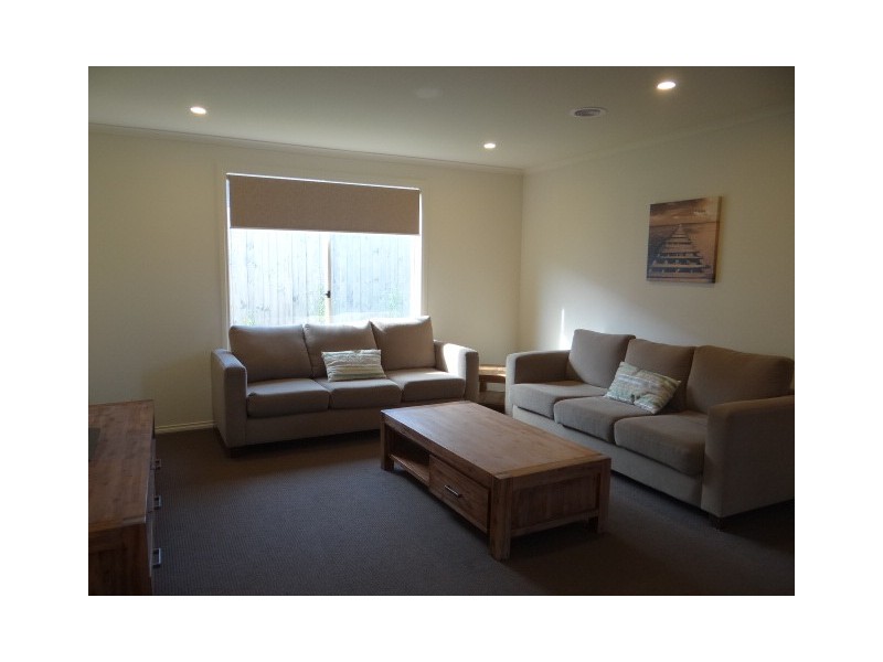 63 Wingara Drive, Rosebud West VIC 3940