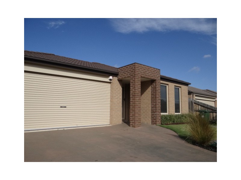 63 Wingara Drive, Rosebud West VIC 3940