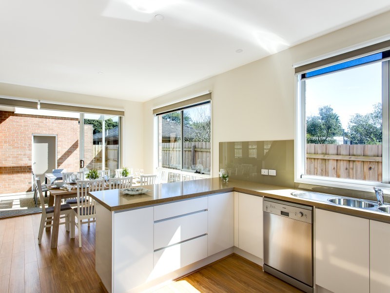 2/17 Mirriam Avenue, Rosebud West VIC 3940