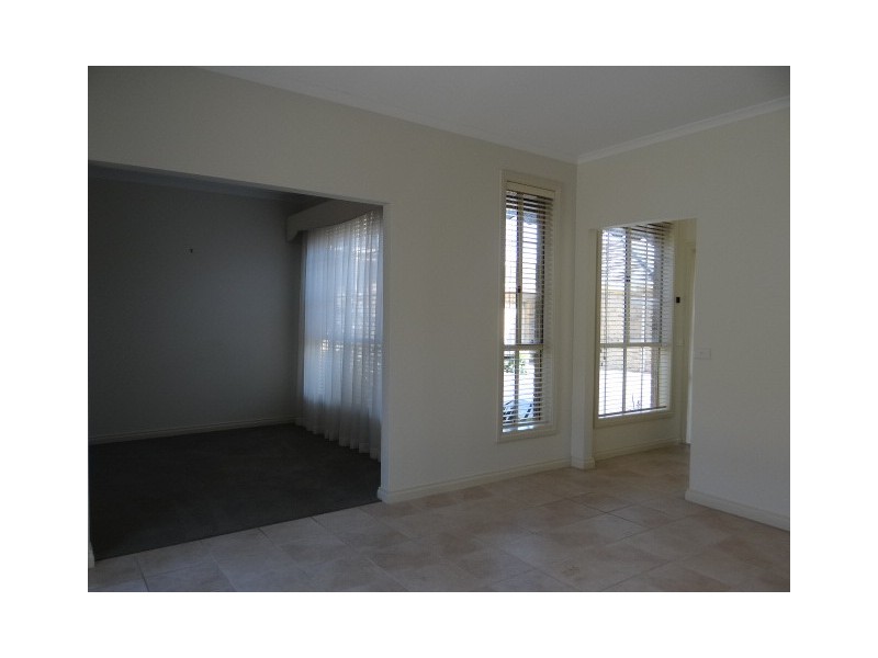 4/15 McCombe Street, Rosebud VIC 3939