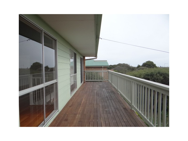 33 St Andrews Drive, Rye VIC 3941