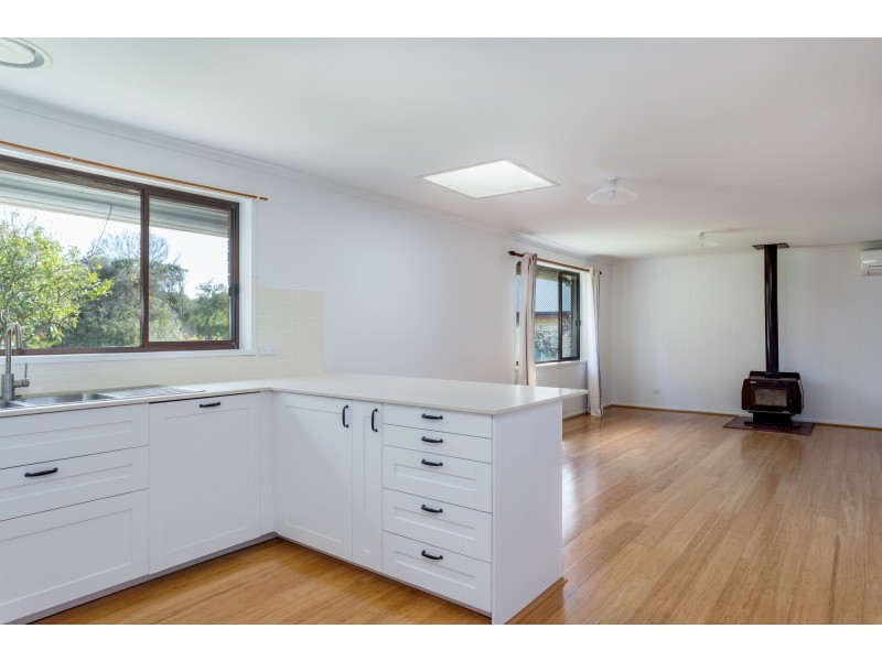 8 Rodney Street, Rye VIC 3941