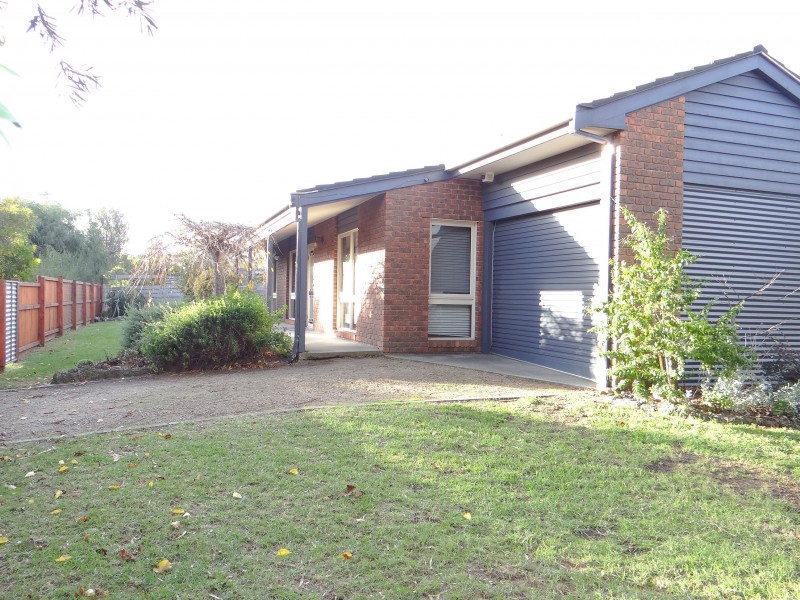 28 Braidwood Avenue, Rosebud VIC 3939