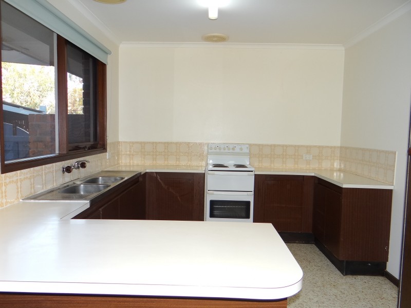 28 Braidwood Avenue, Rosebud VIC 3939