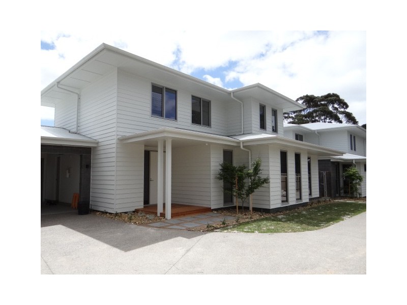 2/4 The Avenue, Mccrae VIC 3938