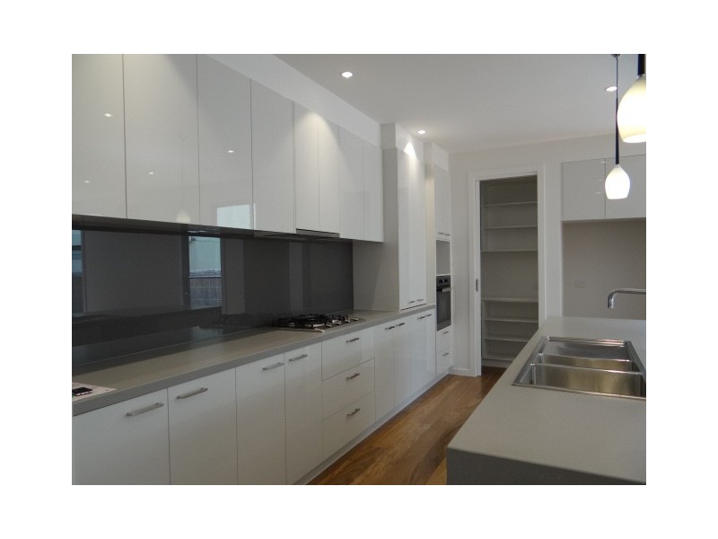 2/4 The Avenue, Mccrae VIC 3938