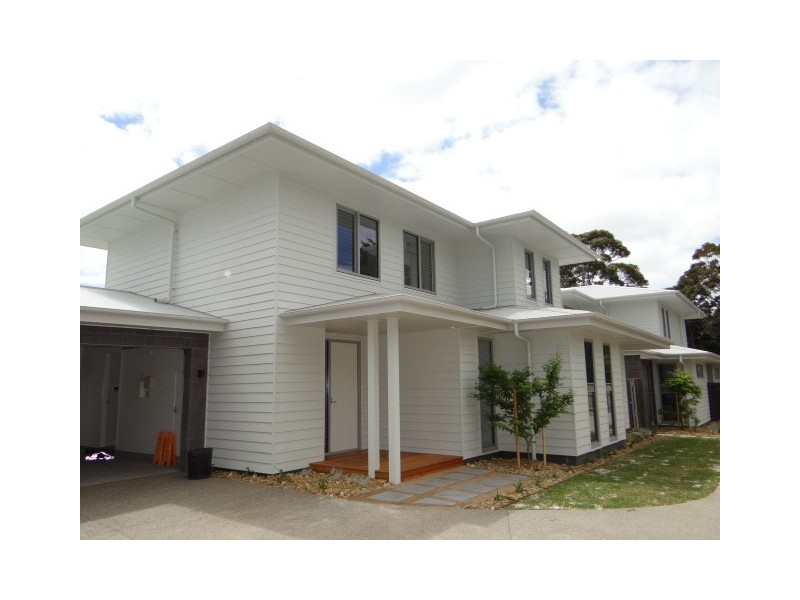 2/4 The Avenue, Mccrae VIC 3938