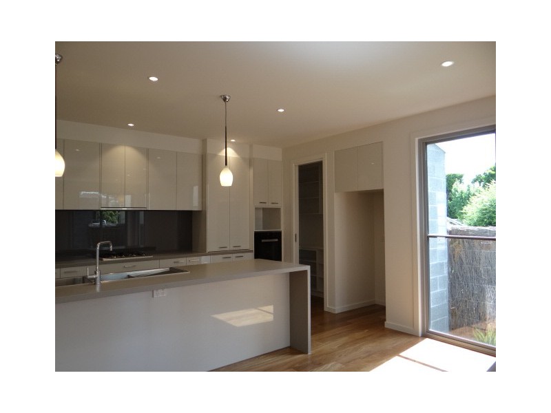 2/4 The Avenue, Mccrae VIC 3938