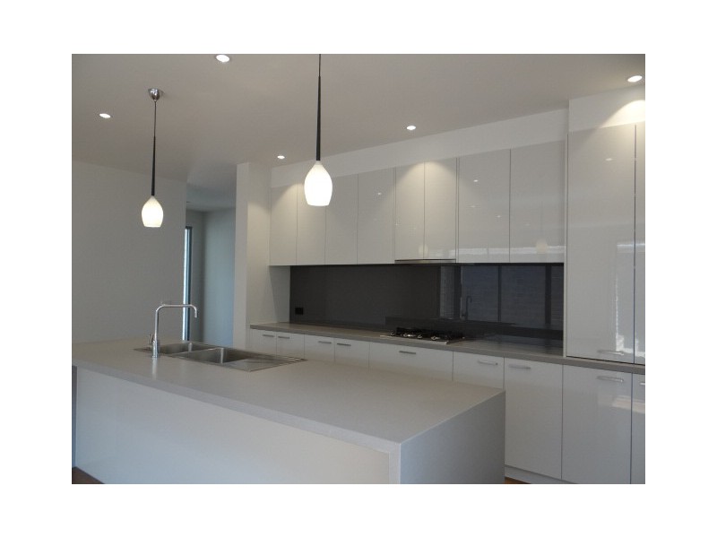 2/4 The Avenue, Mccrae VIC 3938