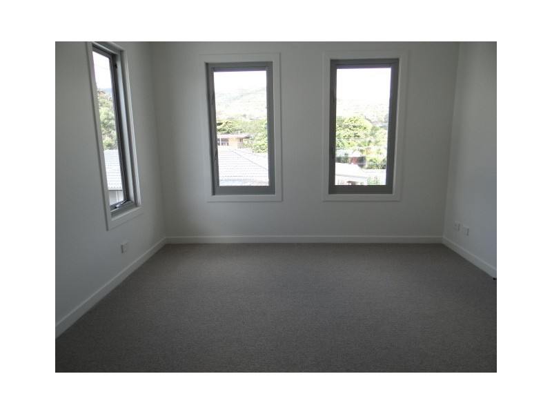 2/4 The Avenue, Mccrae VIC 3938