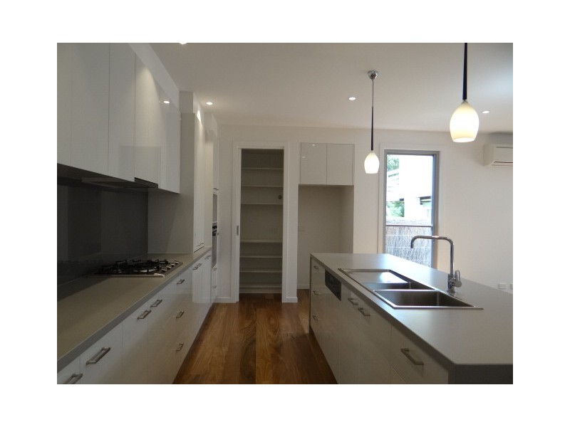 2/4 The Avenue, Mccrae VIC 3938