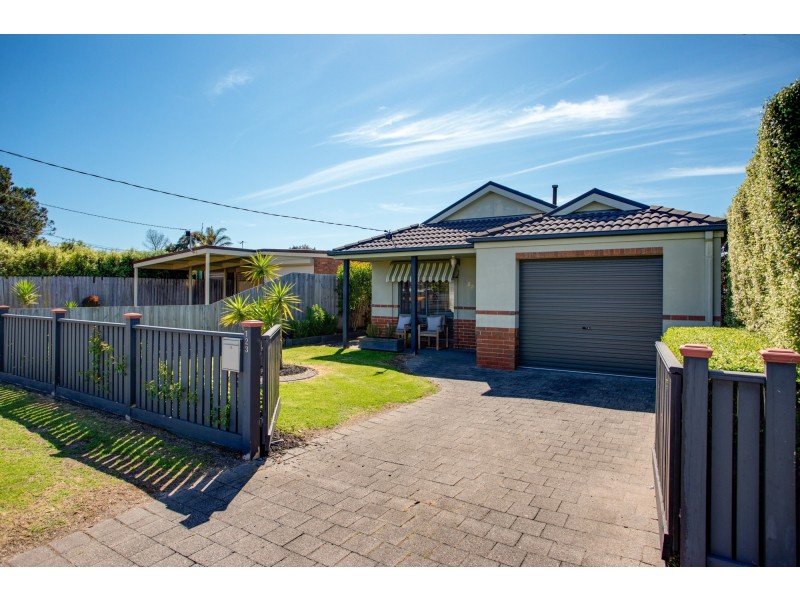 123 Second Avenue, Rosebud VIC 3939