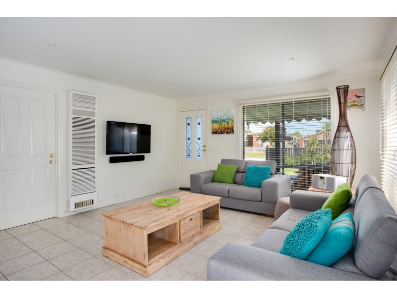 123 Second Avenue, Rosebud VIC 3939