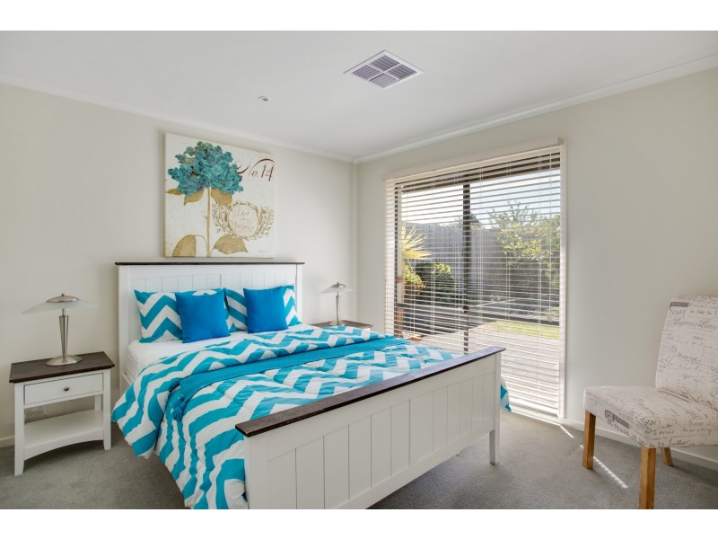 123 Second Avenue, Rosebud VIC 3939