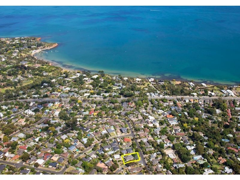 38 McComb Boulevard, Frankston South VIC 3199