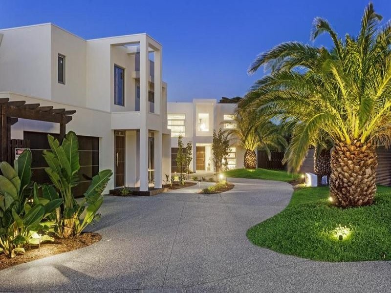 14 MAORI STREET, Rye VIC 3941