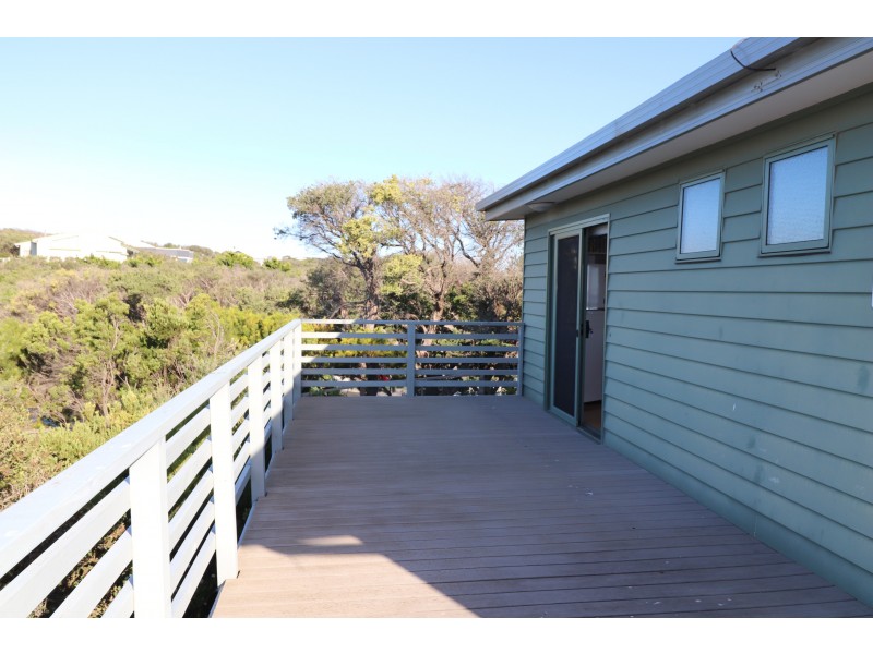 17 Paradise Drive, St Andrews Beach VIC 3941