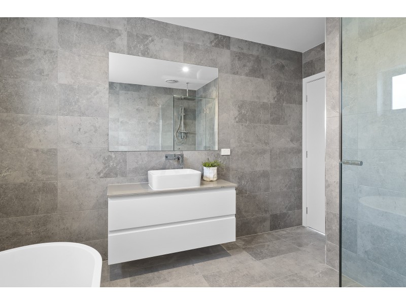 3/2 The Avenue, Mccrae VIC 3938